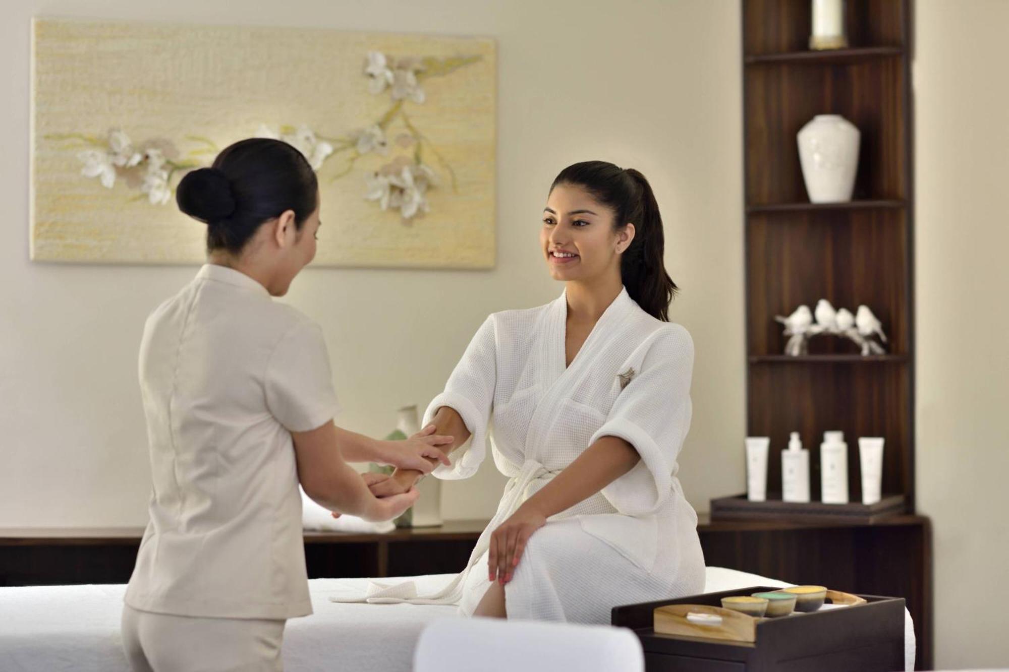 Jaipur Marriott Hotel Zewnętrze zdjęcie A spa treatment