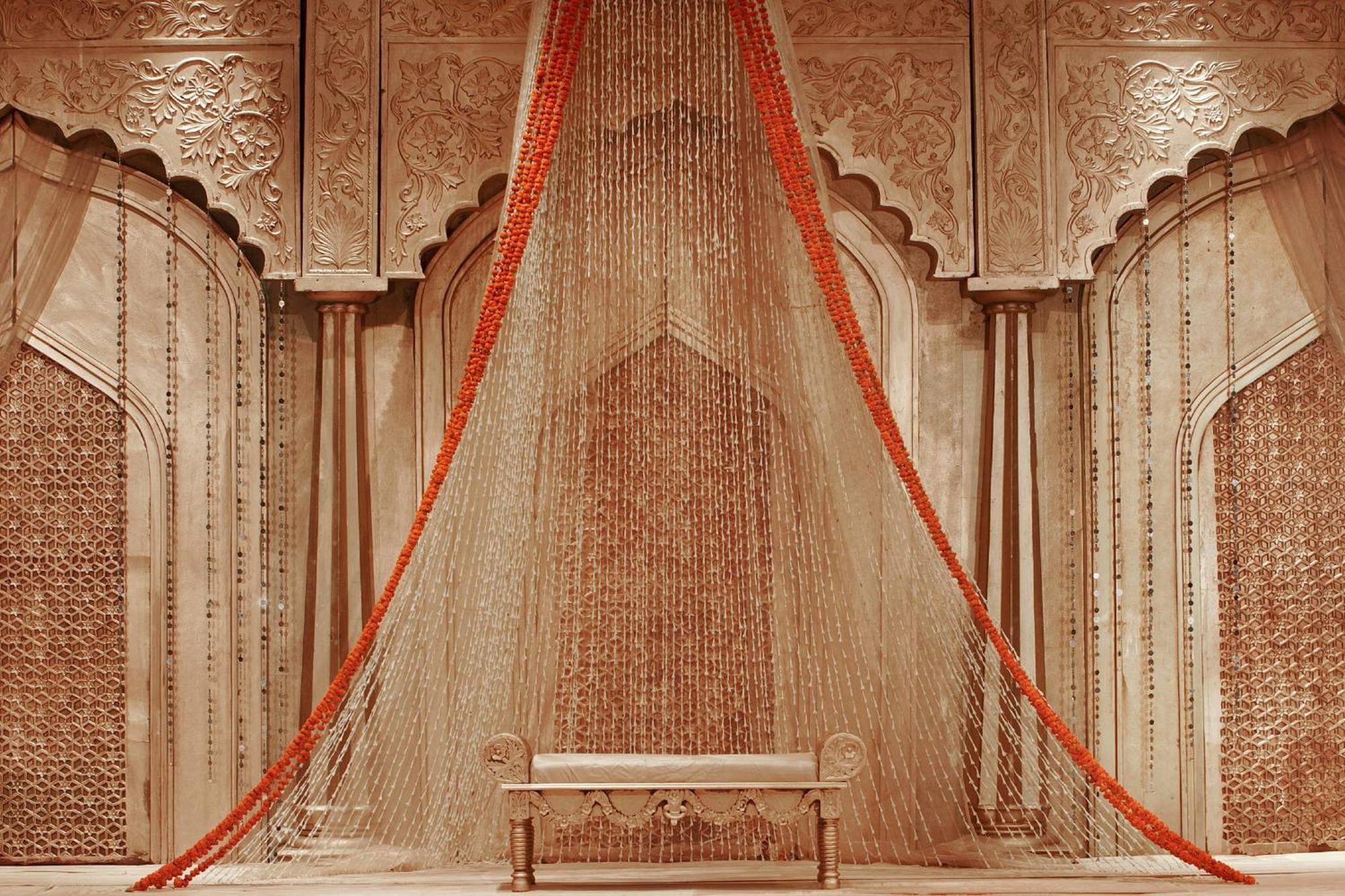Jaipur Marriott Hotel Zewnętrze zdjęcie The interior of the temple