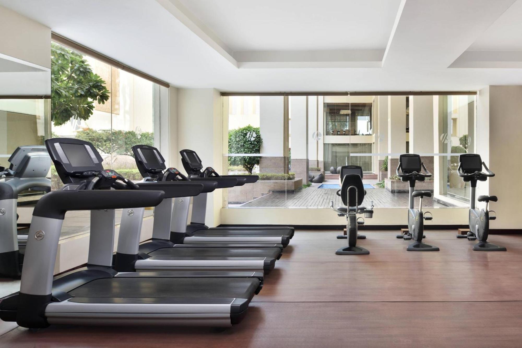 Jaipur Marriott Hotel Zewnętrze zdjęcie The gym at the hotel